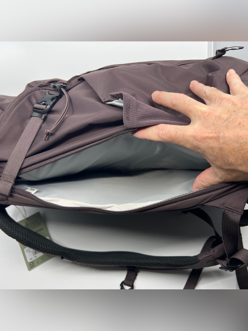 New NWT REI Raisin purple multi compartment Ruckpack 30 Backpack travel bag - Picture 12 of 16